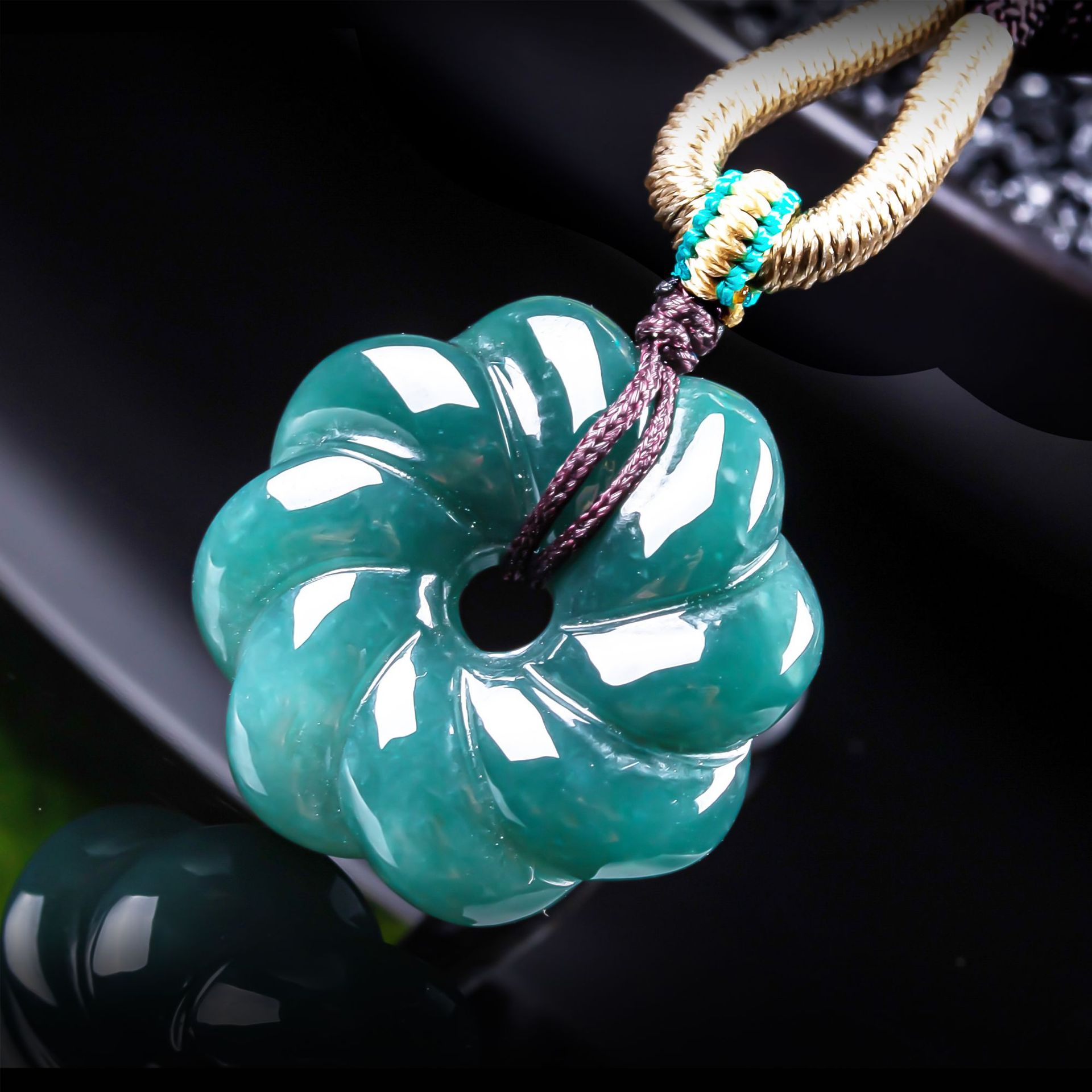Women Fashion Hub - Natuurlijke Birmese Jadeiet Bloemhanger Ketting Accessoires