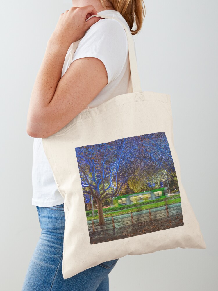 Women'S Fashion Melbourne - Melbourne tram in de nacht. Tote-tassen,